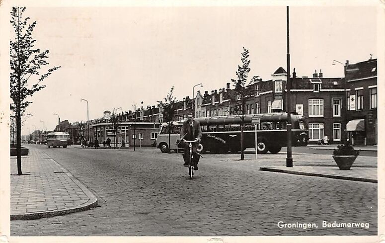 Bestand:Groningen Bedumerweg Busstation 1954.jpg