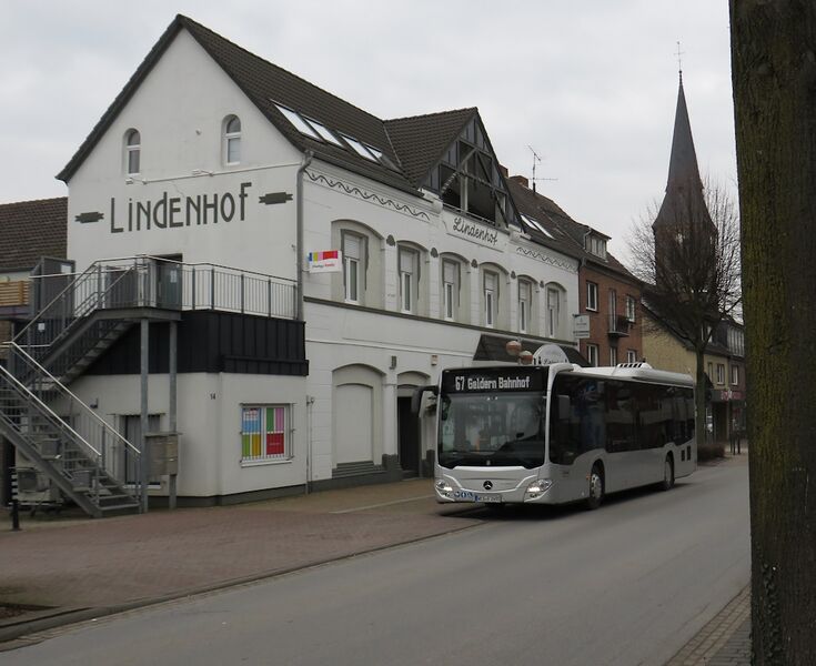 Bestand:Lijn 67 Alpen.jpg
