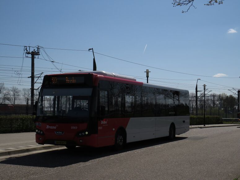 Bestand:Lijn 122 Lage Zwaluwe.jpg