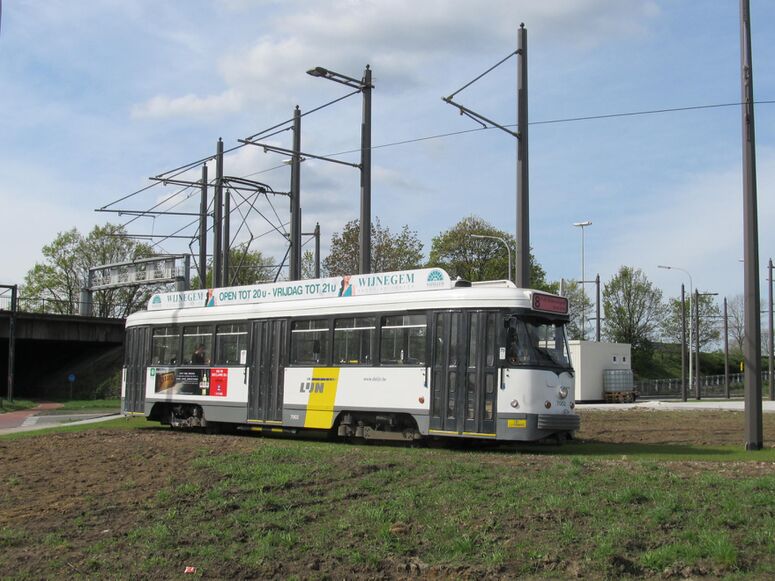 Bestand:PCC 7002 Lijn 8 Wommelgem.JPG