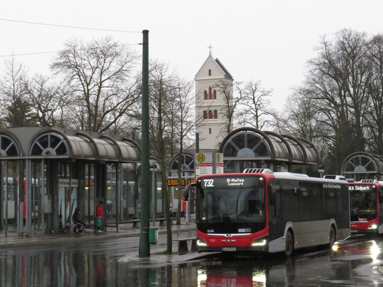 Bestand:Lijn 732 Düsseldorf 2.jpg