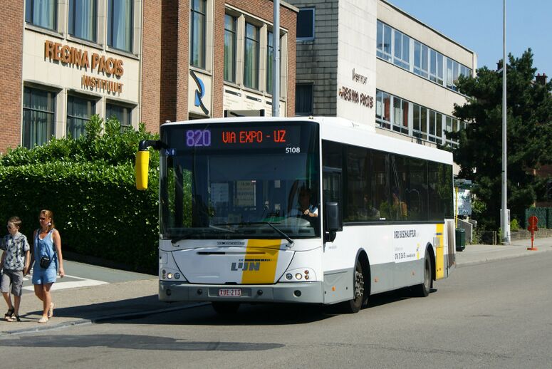 Bestand:Lijn820 Brs.jpg
