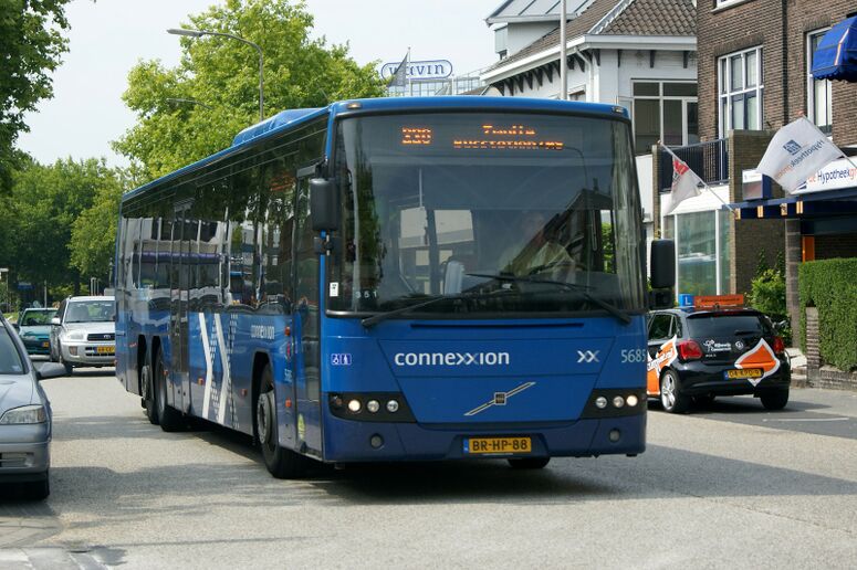 Bestand:Lijn330 Zl.jpg