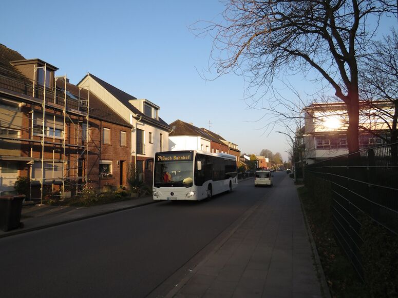 Bestand:Lijn 74 Goch.jpg
