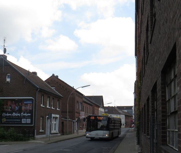 Bestand:Lijn 418 Wegberg.jpg