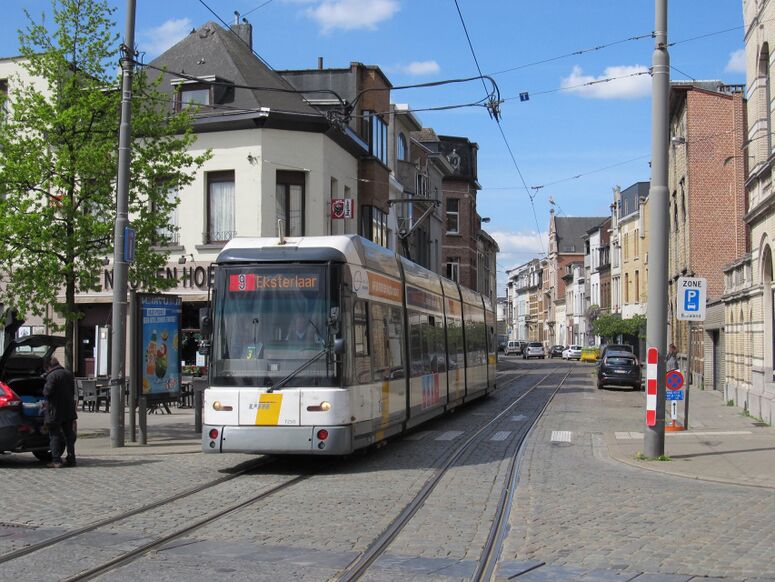 Bestand:HermeLijn 7250 Lijn 9 Berchem.JPG
