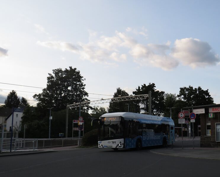 Bestand:Lijn 704 Brühl.jpg