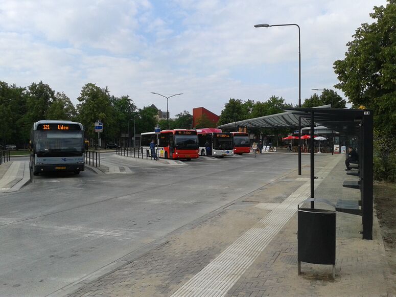 Bestand:Uden-busstation.jpg