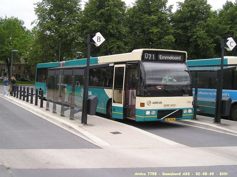 Bestand:Arriva 7758 Emmeloord 02-08-05.jpg