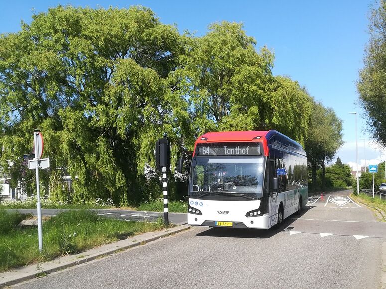 Bestand:Lijn 64 Tanthof.jpg