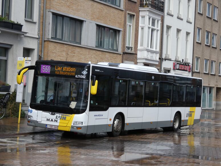Bestand:Lijn 560 Mechelen LierviaBeukheuvel.jpeg