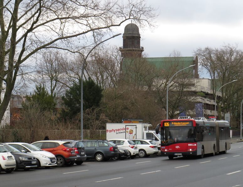 Bestand:Lijn 835 Düsseldorf.jpg