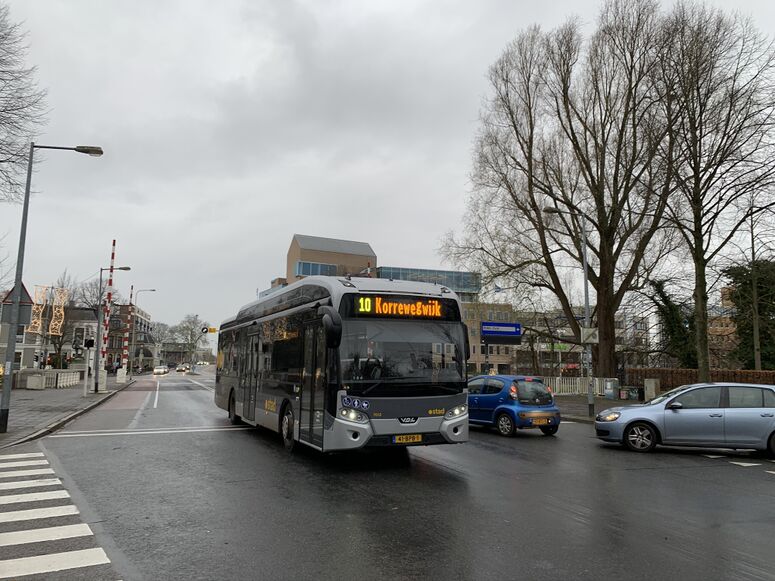 Bestand:StadsbusQbuzz7013.jpg