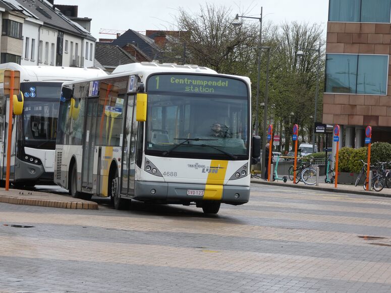 Bestand:Lijn 1 Mechelen Mechelen.jpeg