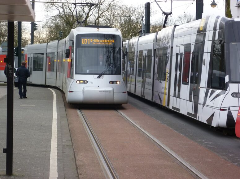 Bestand:Lijn U71 Düsseldorf 2.jpg