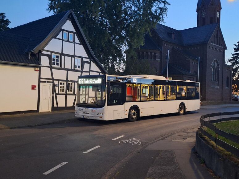 Bestand:Lijn 135 Köln.jpg