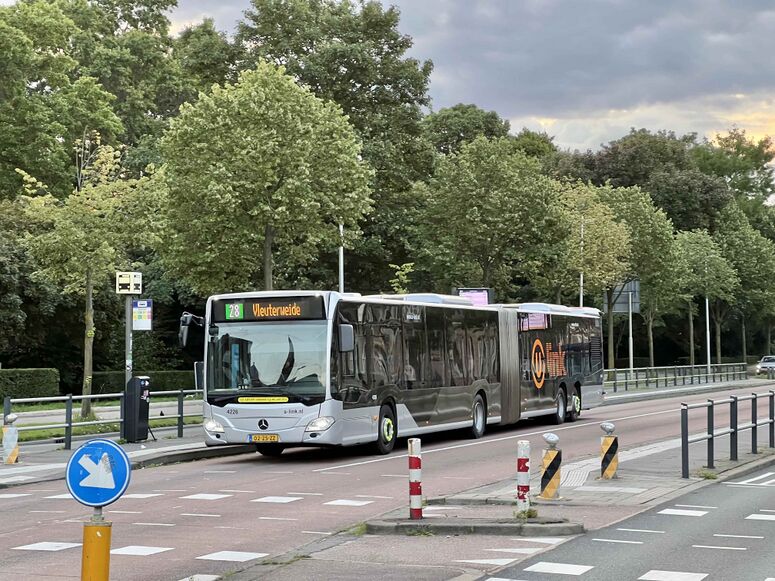 Bestand:StadsbusMBCapacityQbuzzUOV.jpeg