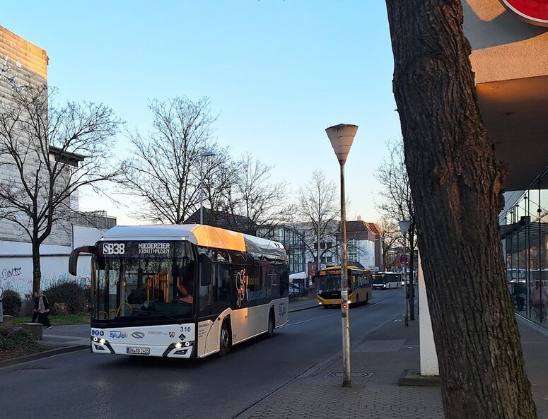Bestand:Lijn SB38 Düren.jpg
