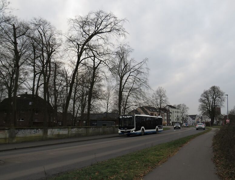 Bestand:Lijn 913 Rheinberg.jpg