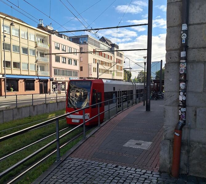 Bestand:Lijn 1 Köln.jpg