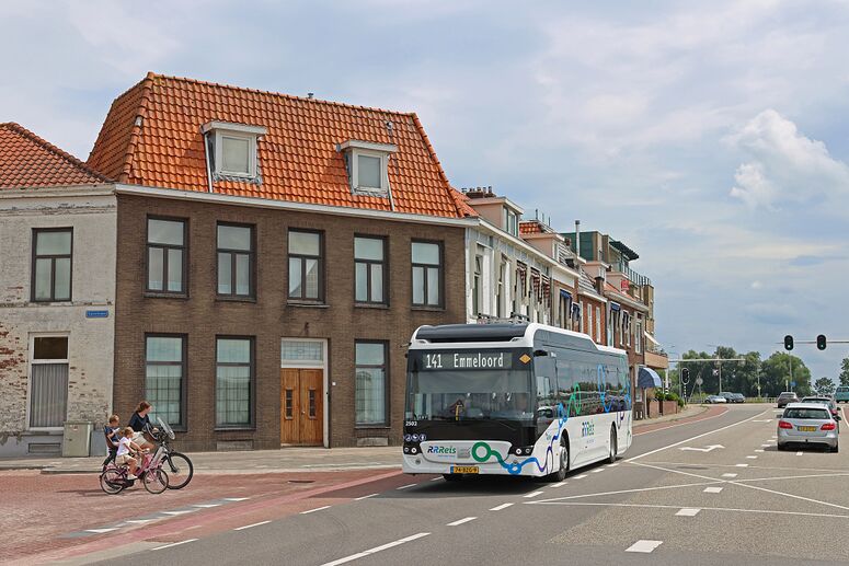 Bestand:0900 EBS2502 Kampen-Spoorkade.jpg