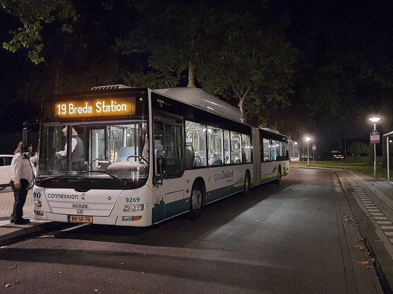 Bestand:CXX 9269 HULST BUSSTATION.jpg