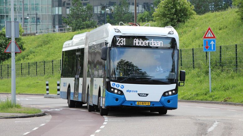 Bestand:GVB 1903, lijn 231 Kastrupstraat, 27-05-2024.jpeg