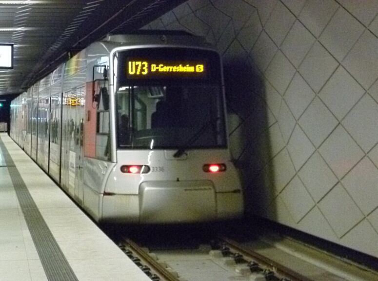 Bestand:Lijn U73 Düsseldorf.jpg