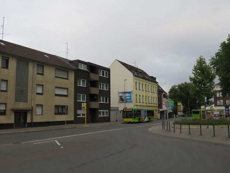 Bestand:Lijn 143 Oberhausen 3.jpg
