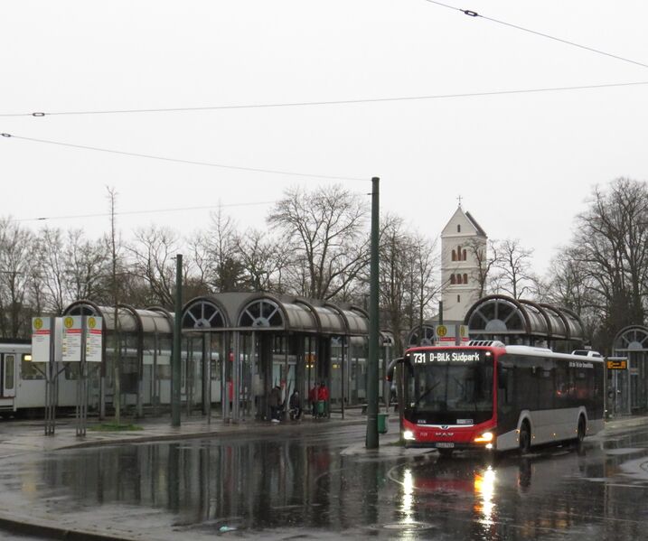 Bestand:Lijn 731 Düsseldorf 2.jpg