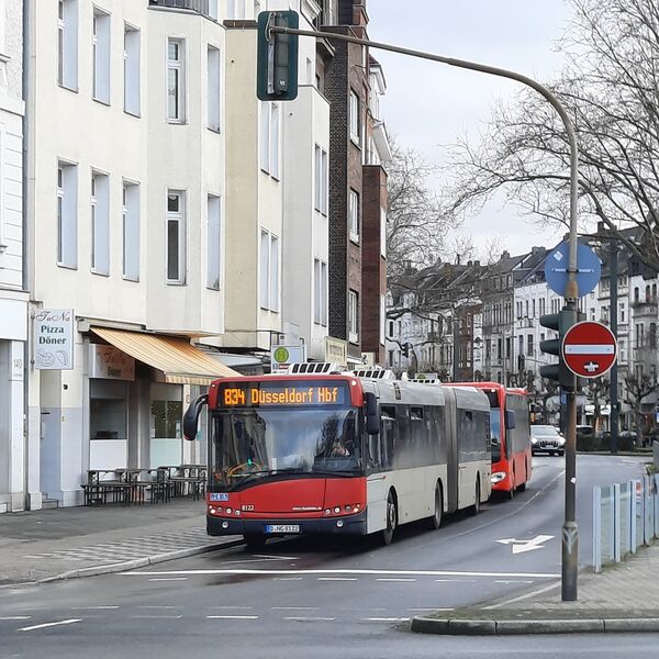 Bestand:Lijn 834 Düsseldorf.jpg