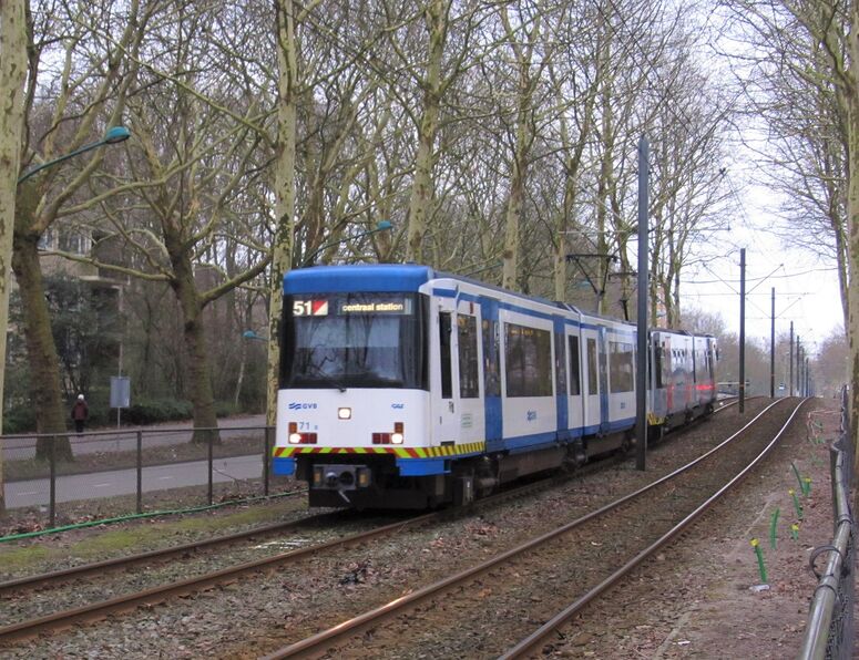 Bestand:GVB Lijn 51 Buitenveldertselaan S3.JPG