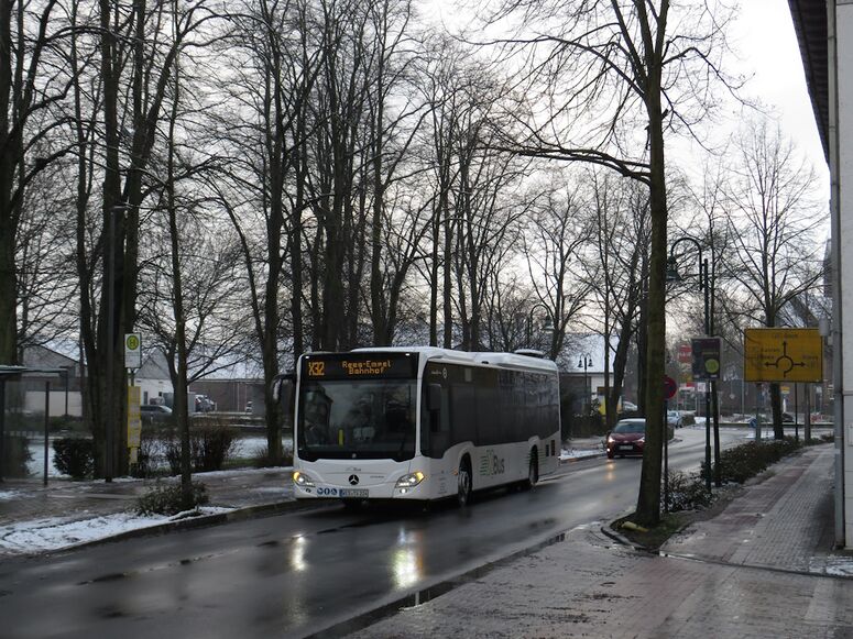 Bestand:Lijn X32 Kalkar.jpg