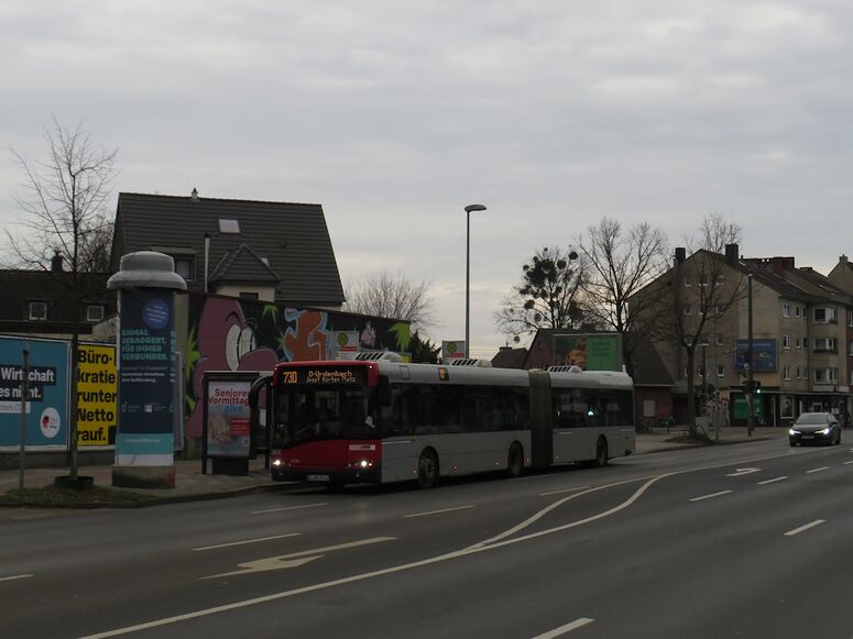 Bestand:Lijn 730 Düsseldorf 3.jpg