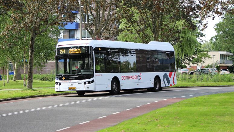 Bestand:CXX Ebusco 2.2 2073 lijn 274, 2024.jpg