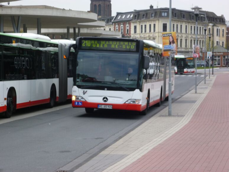 Bestand:Lijn 210 Herten.jpg