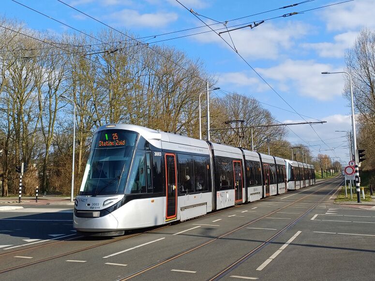 Bestand:Lijn 25 Uithoorn Busstation.jpg
