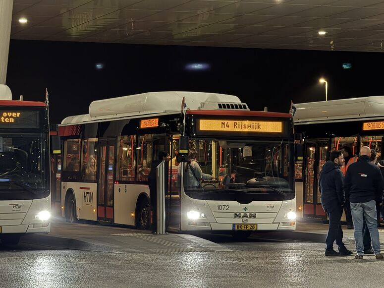 Bestand:StadsbusHTM1072.jpg