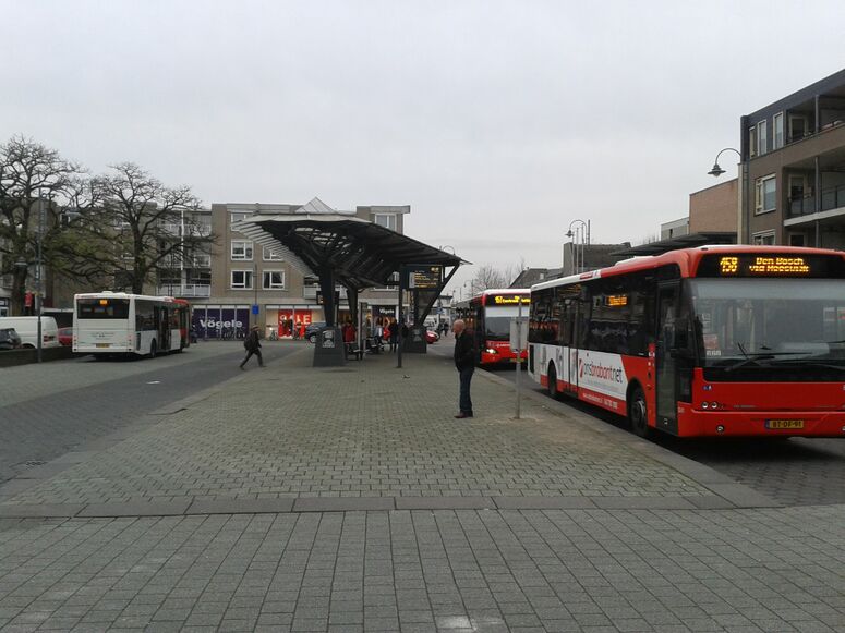 Bestand:Veghel-busstation.jpg