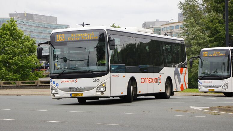 Bestand:CXX Iveco Crossway 2705 lijn 163, 2025.jpeg