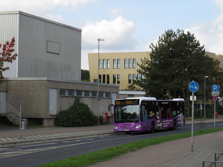 Bestand:Lijn NE13 Monheim.jpg