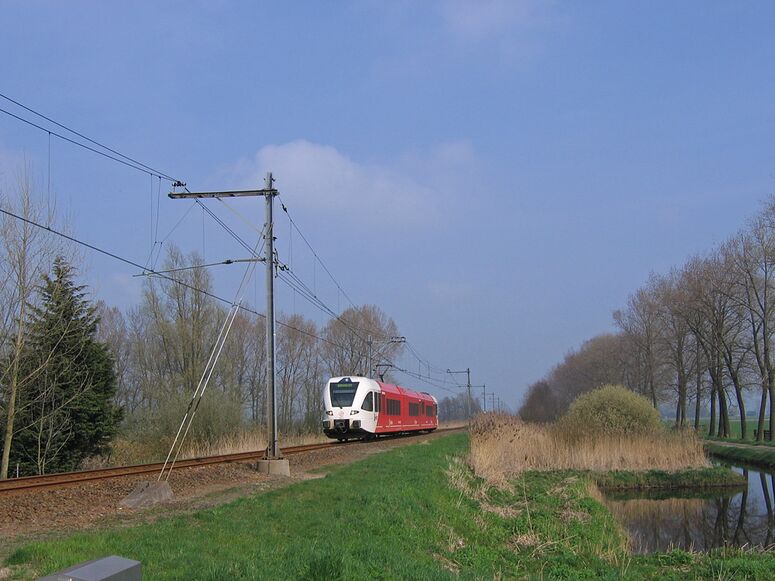 Bestand:E-GTW MerwedeLingeLijn.jpg
