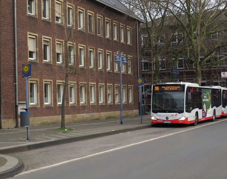 Bestand:Lijn 906 Duisburg.jpg