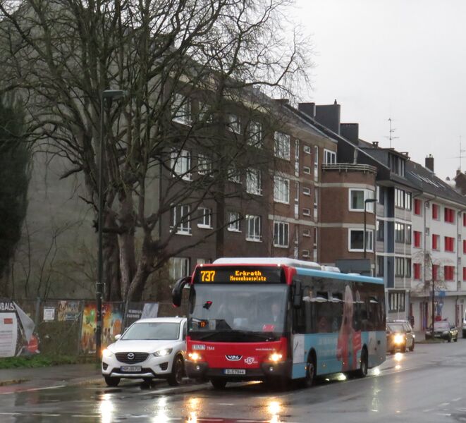 Bestand:Lijn 737 Düsseldorf.jpg