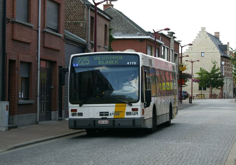 Bestand:Lijn225 Pk.jpg