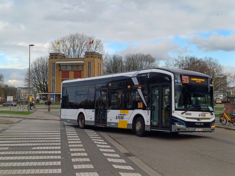 Bestand:Lijn 36 Van Eeden.jpeg
