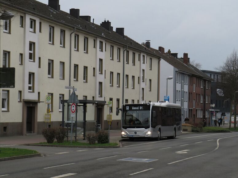 Bestand:Lijn 68 Wesel.jpg