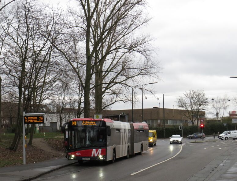 Bestand:Lijn M1 Düsseldorf.jpg