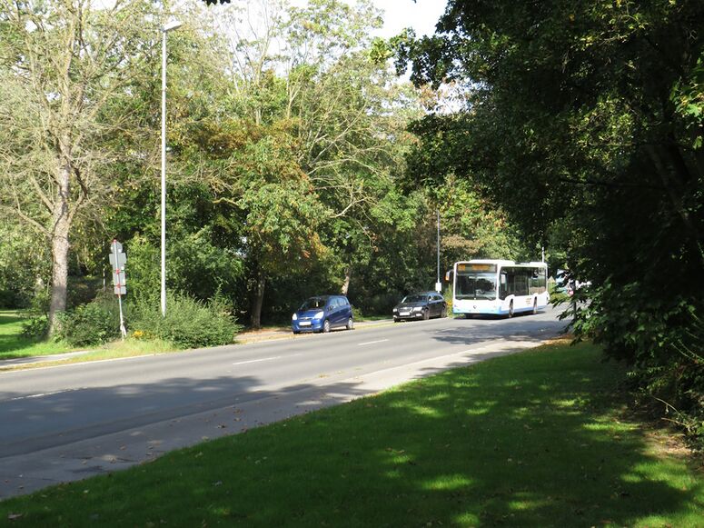 Bestand:Lijn NE12 Monheim.jpg
