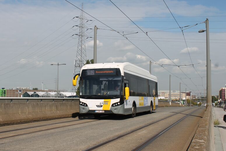Bestand:Antwerpen Lijn 762 Noorderbrug.JPG